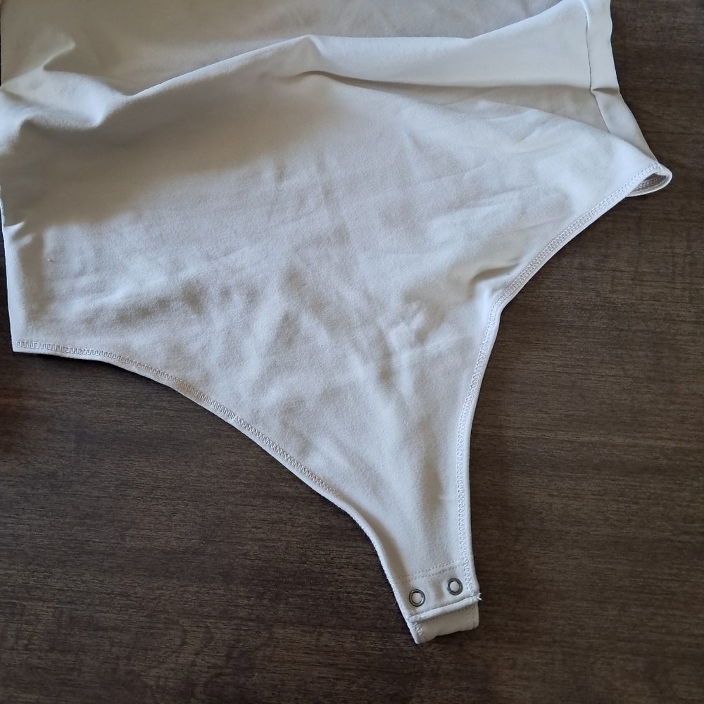 Abercrombie & Fitch Soft A&F Bodysuit Size Medium Long Sleeve Mesh Cream - Picture 4 of 8